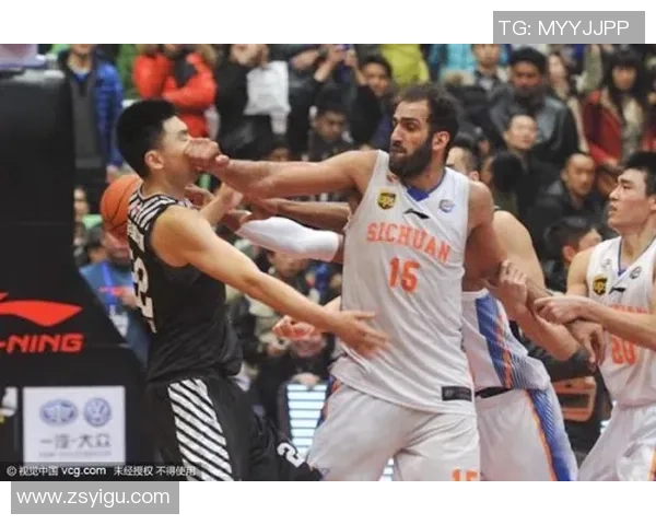 西甲激战曼城逆转里昂红牌争议引发全场热议与焦点分析