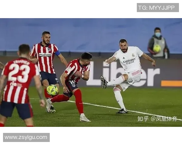世界杯激战：里昂与皇马战成平局乌龙球成比赛转折点解析
