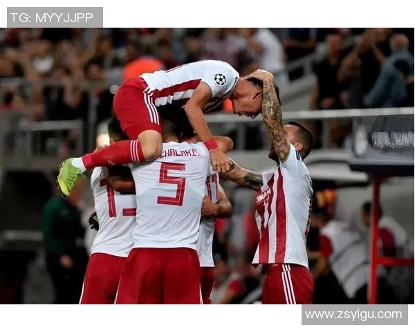 欧冠激战：那不勒斯小胜波尔图红牌事件引发全场热议与十大精彩进球回顾