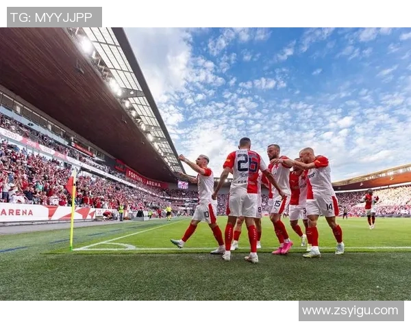 尤文图斯大胜阿森纳6-2赛场瞬间引发热烈讨论与焦点分析 尤文图斯大胜阿森纳6-2赛场瞬间引发热烈讨论与焦点分析