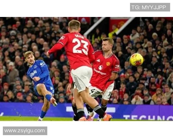 世界杯精彩对决曼联与国米战成平局绝杀瞬间引发全场狂欢